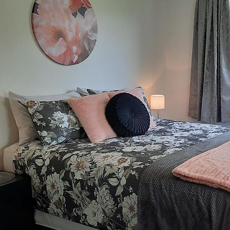Cosy On Courtney Villa Мотуека Екстериор снимка